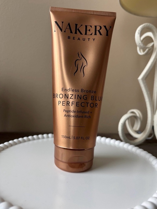Nakery Beauty Other - Nakery Endless Bronze Bronzing Blur Perfector